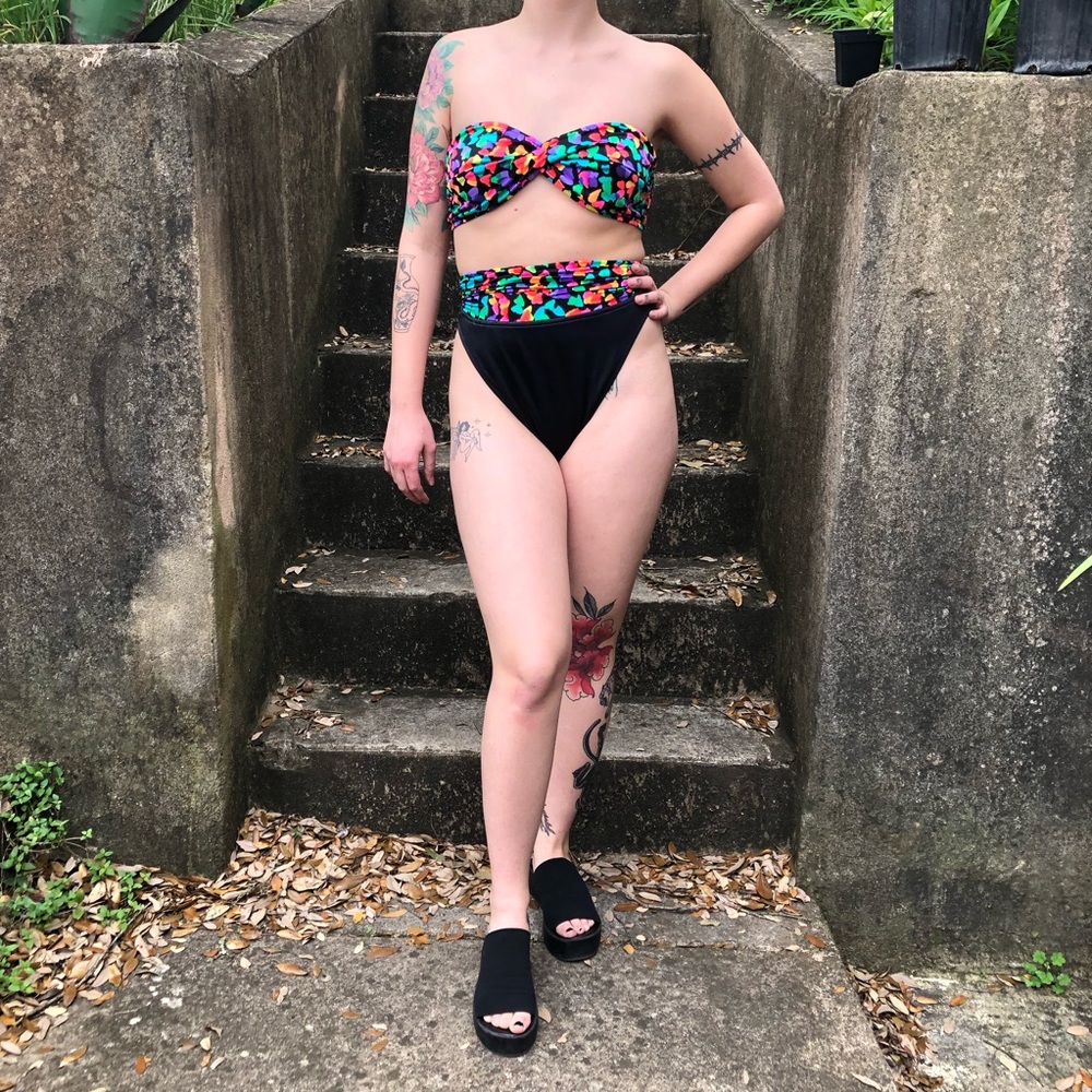 Vintage High Waist Bikini ☀️